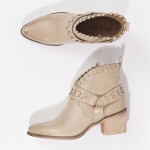 Altar’d State rynn booties sz 9